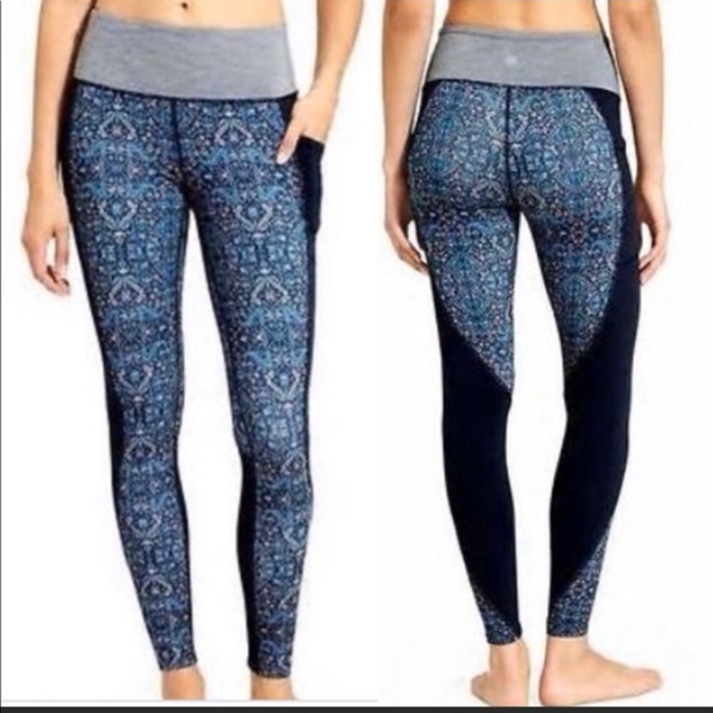 Athleta High Rise Tapestry Chaturanga to Town Tights Leggings Size Small S Yoga
